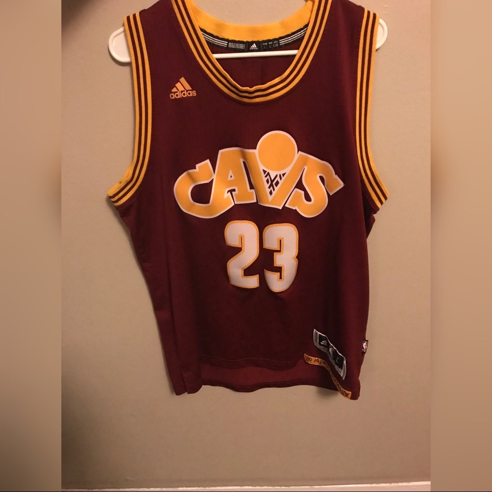 Retro Cavs Jersey - Lebron James